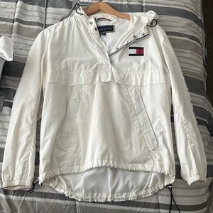 tommy hilfiger pullover wind breaker 9/10 condition